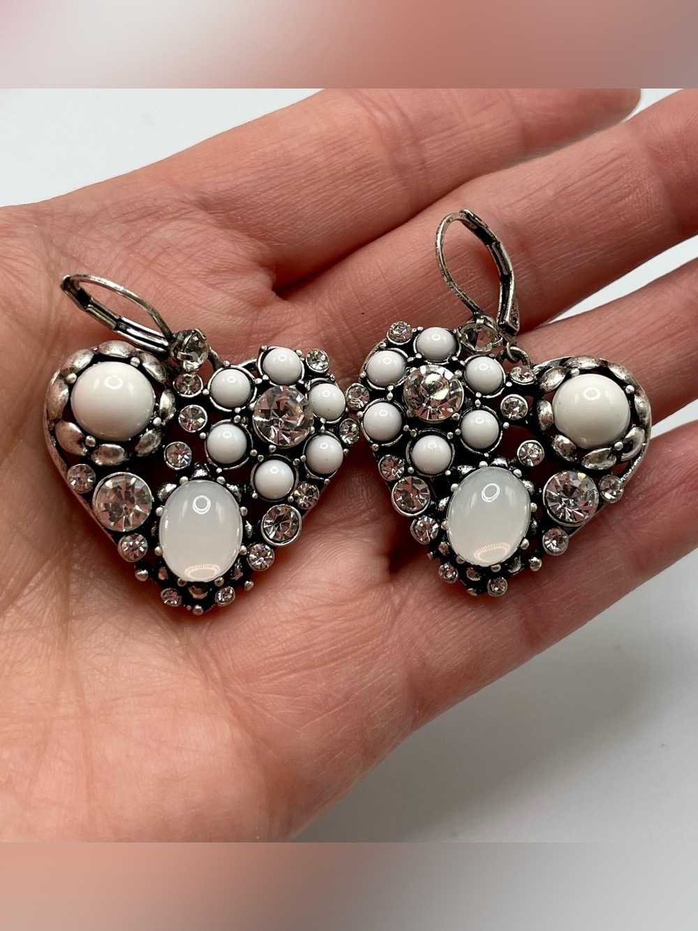 Betsey Johnson Something New White Cabochon Crystal Heart Earrings Retired Rare